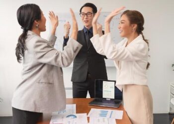 Cara Membangun Hubungan yang Positif di Tempat Kerja