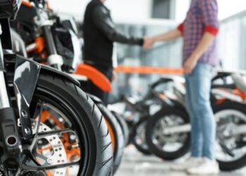 Beli Motor Baru Mending Cash Keras atau Kredit Ringan